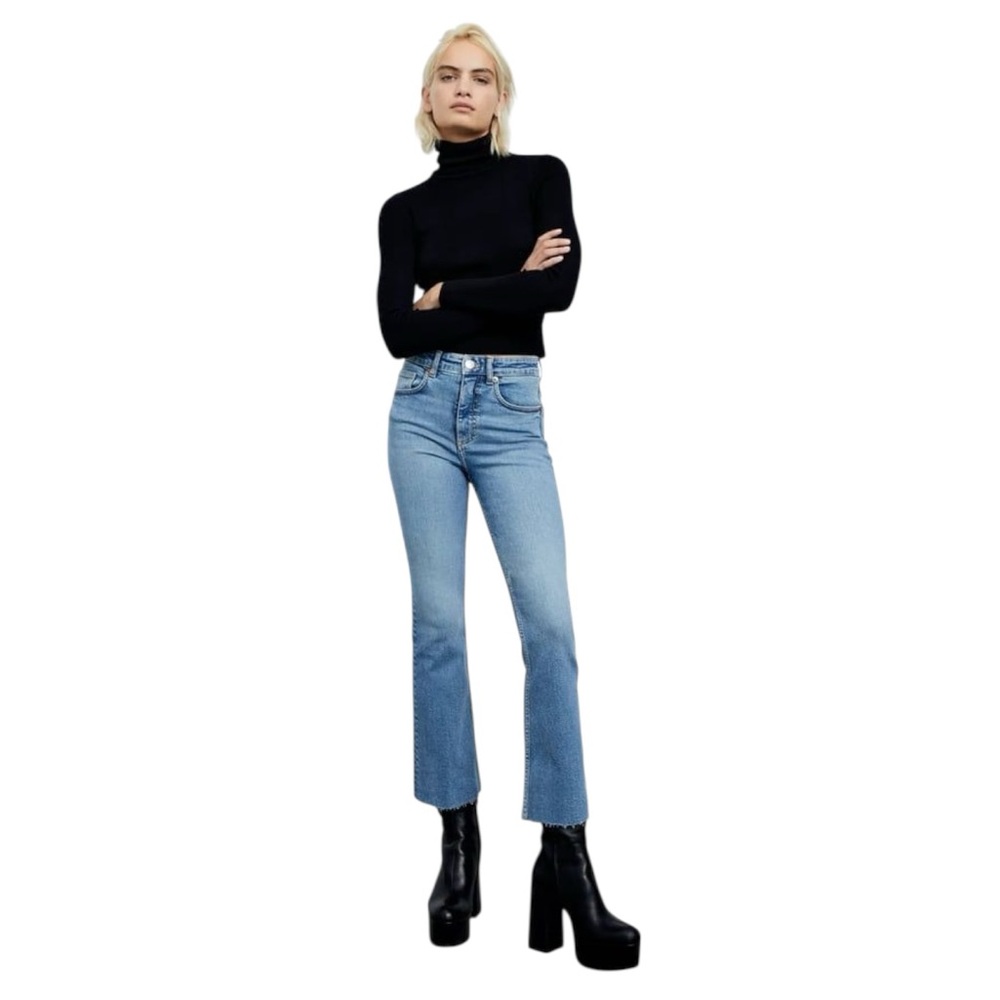 Zara Light Blue Cropped Ankle Jeans